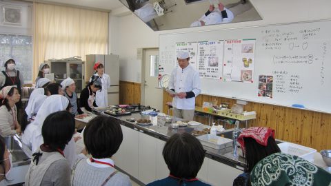 高等学校教員対象の和菓子講習会を行いました